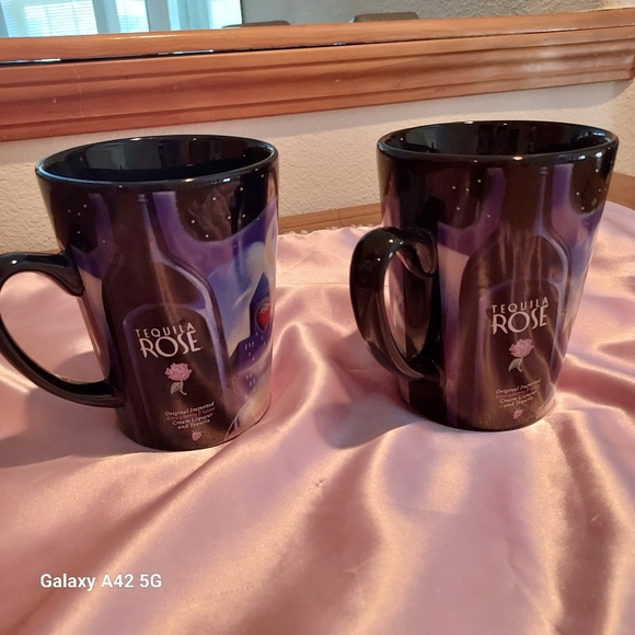 Limited edition Tequila Rose mugs - Picture 4 of 7
